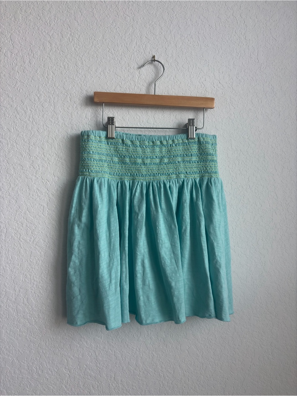NWT Roxy Medium Aqua Smocked Waist Skirt